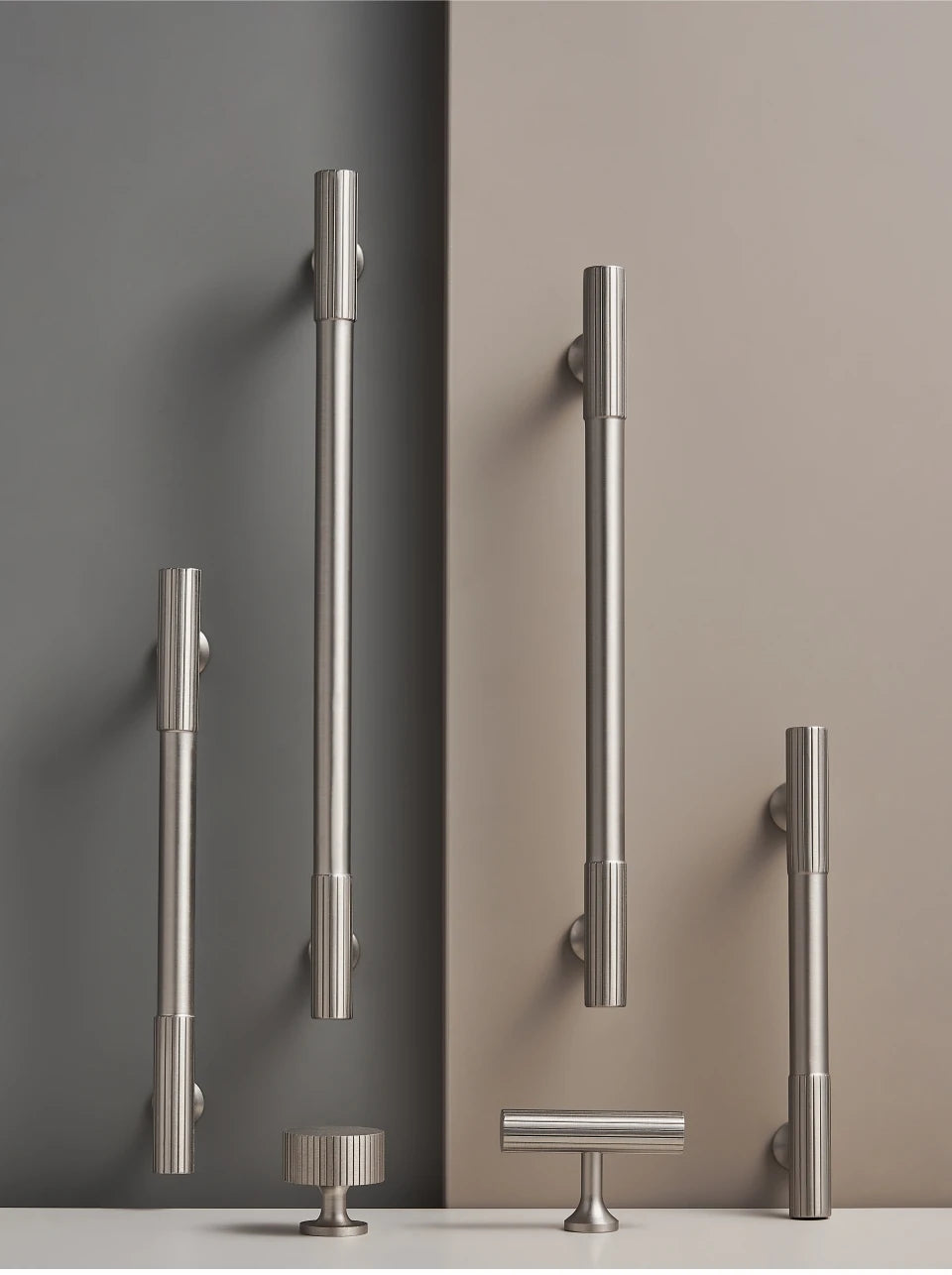 Solid Metal Brass Knurled Textured Handles - ELEGANTE