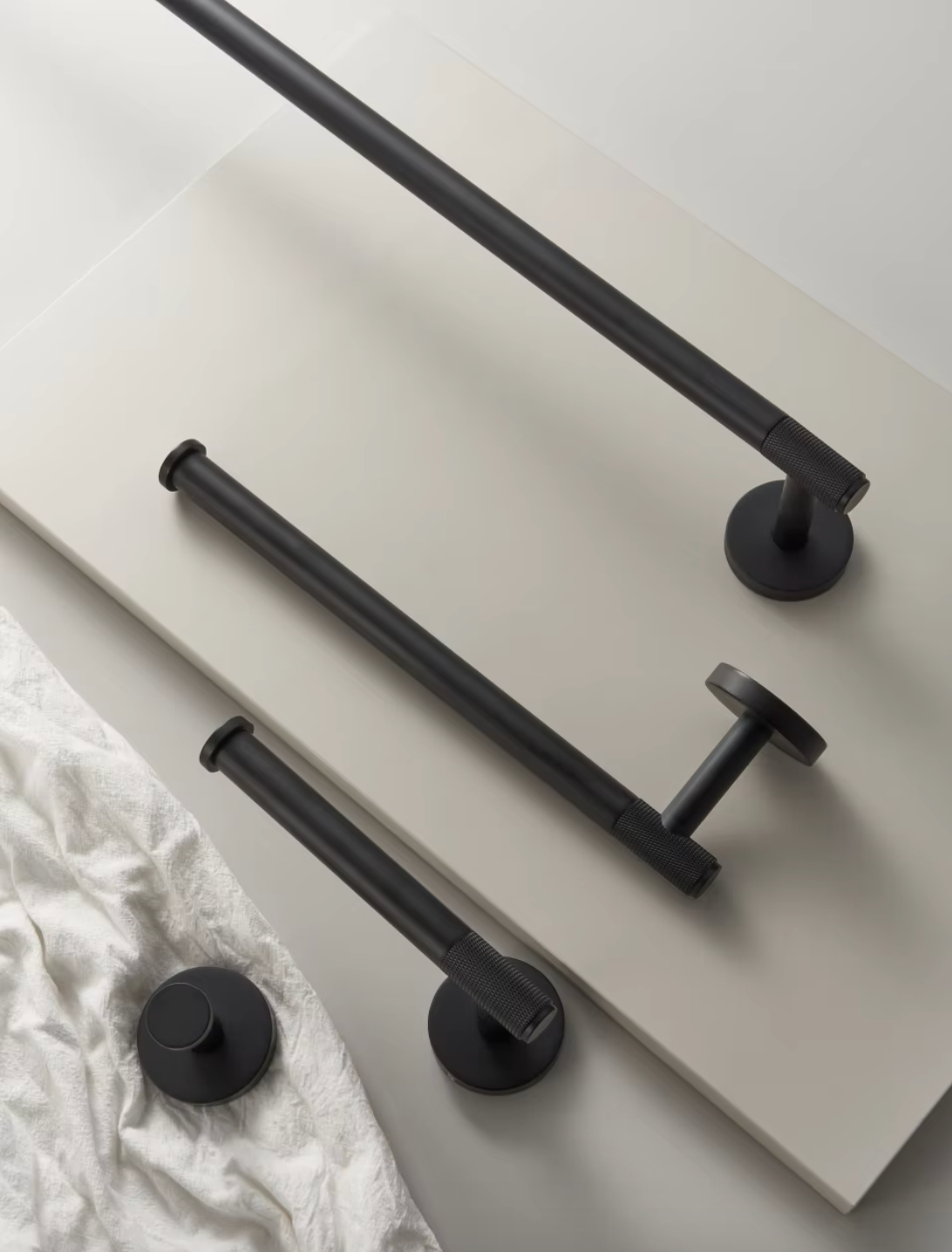 Brass Modern Knurled Bathroom Hardware (Matte Black)